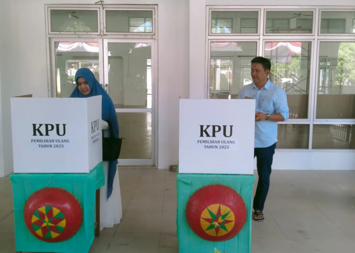 Nyoblos di TPS 2 Bukit Betung, Fery Insani Mengaku Lega