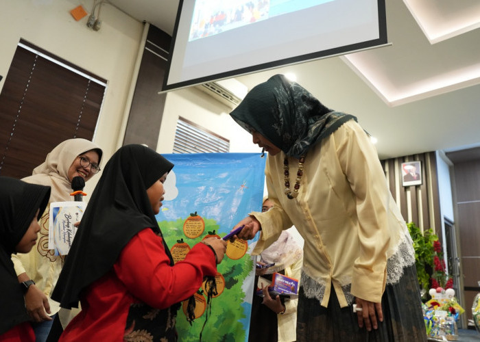 Kreativitas Menjadi Kebahagiaan, PIKK dan Srikandi PLN Babel Hadirkan Parcel Ceria untuk Anak Panti Asuhan