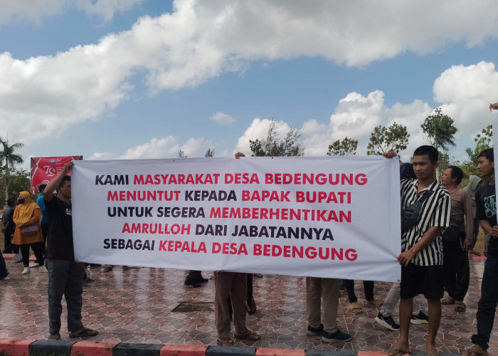 Ratusan Warga Bedengung Geruduk Kantor Bupati, Mereka Tuntut Ini ke Pemkab Basel 