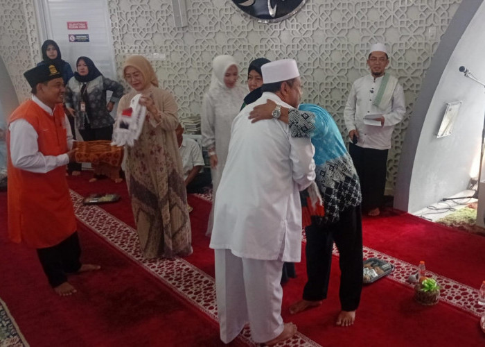 Lepas 291 Jemaah Haji Pangkalpinang, Wako Udin Ingatkan Jemaah Fokus Ibadah di Era Digital