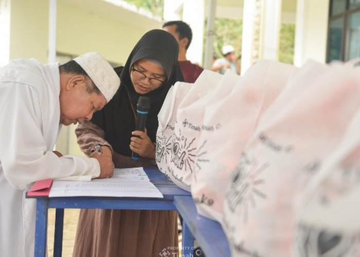 Sobat Aksi Ramadan Kementerian BUMN dan PT Timah Berbagi Paket Sembako untuk Masyarakat Bangka Barat