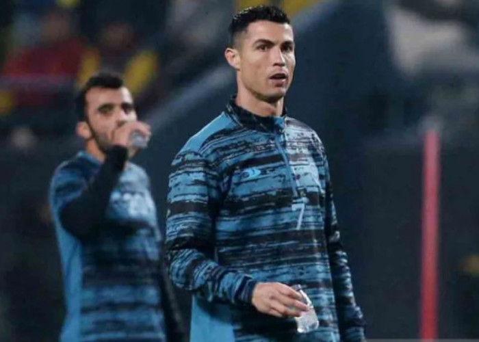 Kalahkan Messi, Neymar, hingga Benzema, Ronaldo Jadi Miliarder Sepak Bola Pertama
