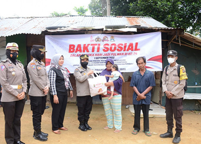 Sambut Hari Jadi ke 74, Polwan Polda Babel Gelar Baksos