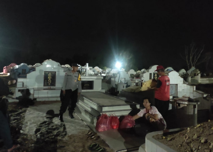 Terjunkan 45 Personel, Kapolresta Max Pimpin Langsung Pengamanan Puncak Cheng Beng di Pemakaman Sentosa