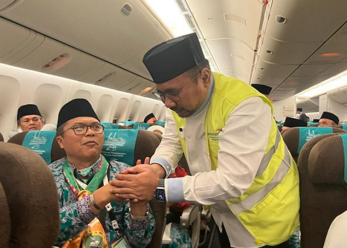   Jemaah Haji Jangan Bawa Jimat dan Atribut Partai 