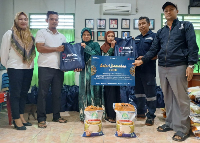 Bantu Kebutuhan Pangan, PT Timah Serahkan Bantuan Paket Sembako untuk Warga Bangka Barat   