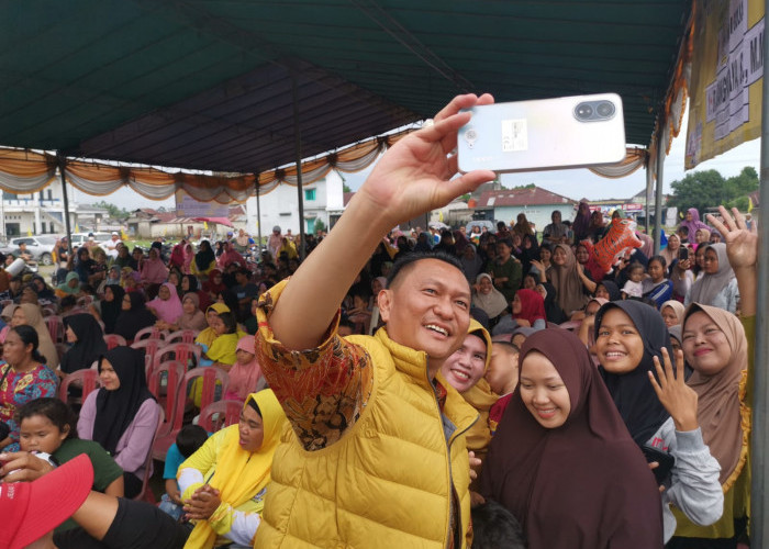 Emak-Emak Berharap Bambang Patijaya Terus Bawa Program untuk Warga Bangka Belitung