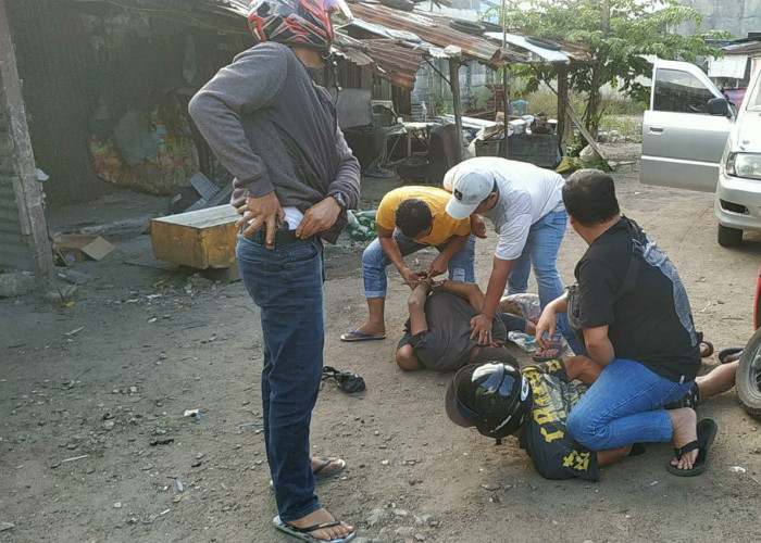 Tertangkap! Ini Komplotan Residivis Pencuri Pagar Pantai Indah Rebo