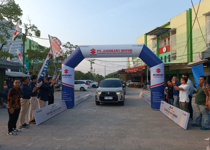 XL7 Terbaru Mulai Mengaspal di Babel, Suzuki Serahkan Unit Perdana ke 10 Konsumen