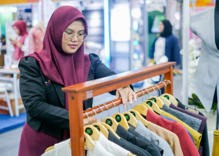 LinkUMKM BRI Dorong Pengusaha Perempuan Naik Kelas, JJC Rumah Jahit Berhasil Kembangkan Wastra Eksklusif