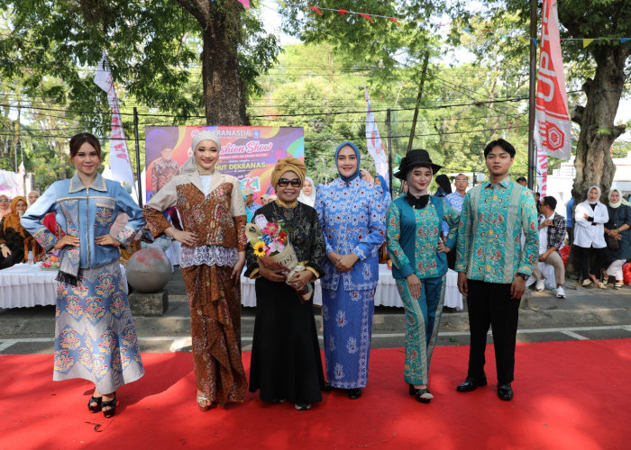 Ketua Dekranasda Babel Dorong Batik dan Cual Lokal Masuk Gaya Busana Anak Muda