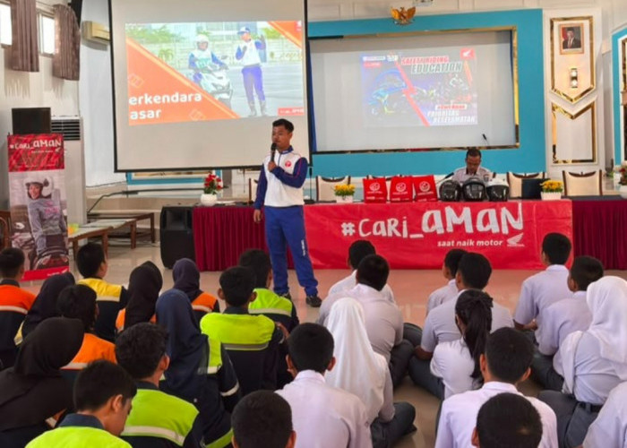 Honda Babel Edukasi Safety Riding di SMKN 2 Pangkalpinang, Ajak Pelajar #Cari_Aman di Jalan