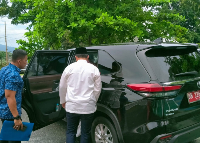 Penghematan Anggaran, Bupati Fery Kini Pakai Toyota Zenix