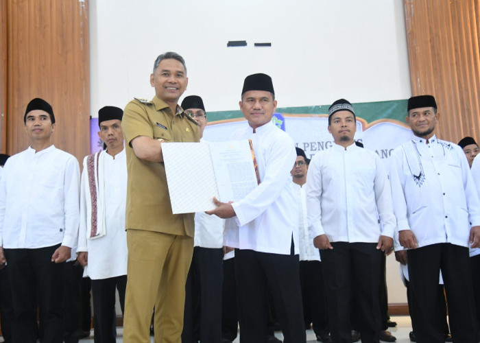 Dikukuhkan PJ Bupati Bangka, Ini Susunan Pengurus Masjid Agung Sungailiat 2025 - 2028