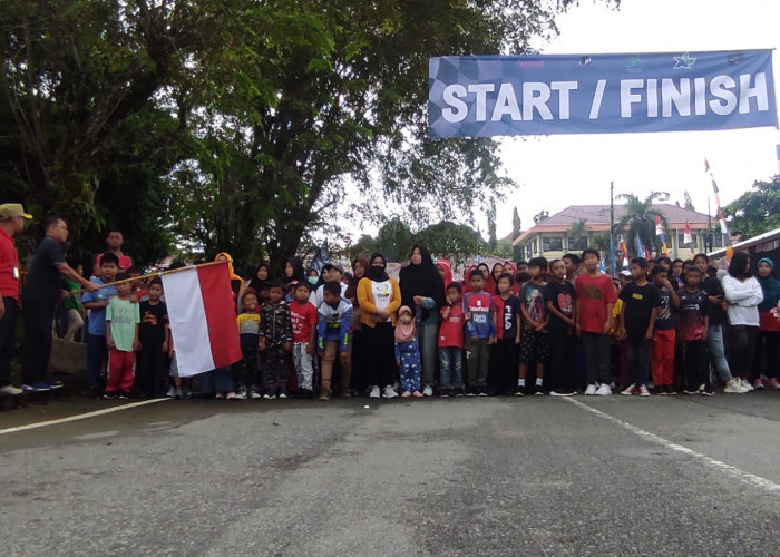 Semarak Kemerdekaan, Ribuan Masyarakat Ikuti Jalan Sehat Kelurahan Bukit Besar