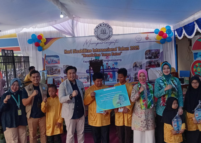 Ketua TP PKK Pangkalpinang Susanti Beli Hasil Karya Anak YPAC