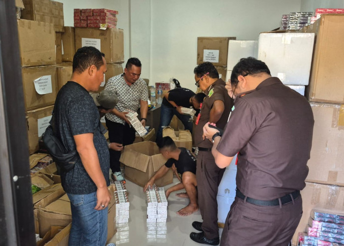 Polda Babel Limpahkan Tersangka Pemilik Jutaan Rokok Ilegal ke Kejari Belitung