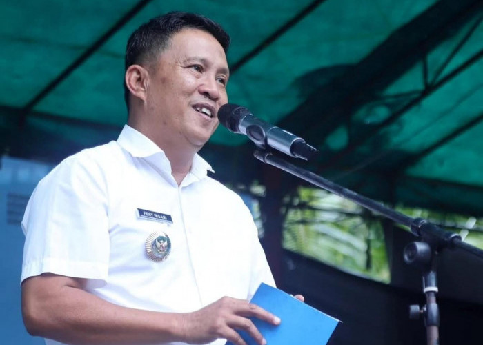 Kumpulkan Honorer, Ini Janji Bupati Fery