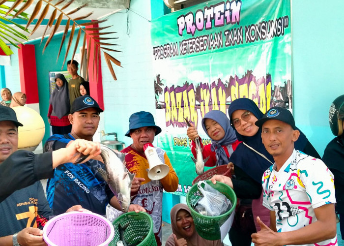 Bazar Ikan Dinas Perikanan Diserbu Emak-emak