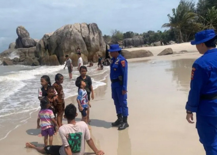 Satpolairud Bangka Awasi Aktivitas Wisatawan di Pantai