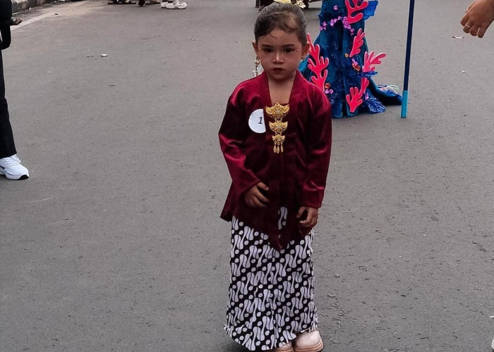 Menjadi Peserta Termuda Nabila Khoirunnisa Tampil Anggun di Junior Fashion Basel Carnival 