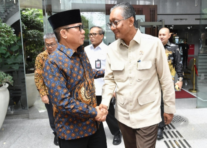 Bersama Menteri PU, Mendes Yandri Akan Tuntaskan Jalan Rusak di Desa-Desa Tertinggal