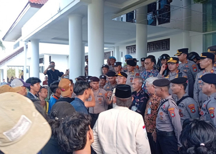 Demo Soal Andri Yunus, MBG hingga WFH, Aliansi BEM Babel Kecewa Tak Ditemui Pimpinan Daerah