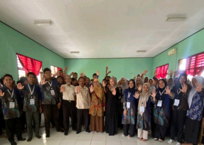 Dosen Unmuh Babel Gelar Pengabdian Masyarakat Terintegrasi KKN di SMP Negeri 1 Simpang Rimba