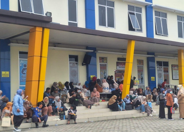 Pemohon SKCK Membludak, Polresta Pangkalpinang Buka Layanan hingga Malam Hari