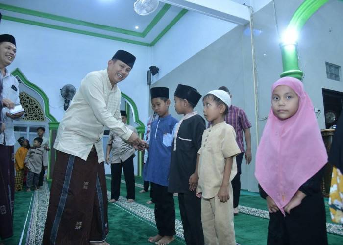 Safari Ramadan di Desa Kotawaringin, Bupati Fery Ajak Tingkatkan Kepedulian Sosial