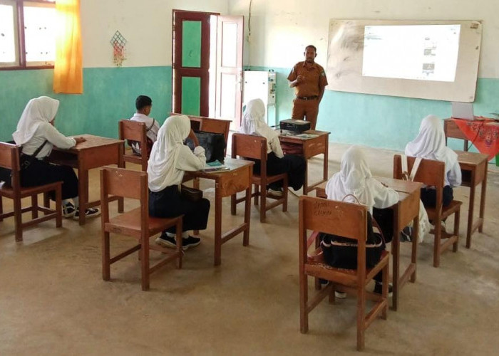 Listrik PLN Masuk 24 Jam, Ratusan Siswa di Maluku Utara Bisa Rasakan Digitalisasi Pendidikan 
