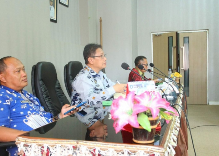 Sekda Bangka Barat Pimpin Rapat Pengendalian Pembangunan Januari 2026