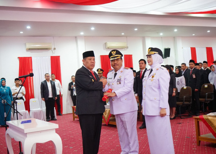 Pesan Satire Gubernur Hidayat Kepada Udin-Dessy: Jangan Berkelahi, Cukup Saya Saja