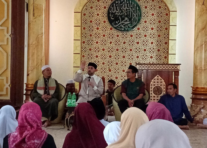 Ustad Ahmad Al Habsyi Hadiri Puncak Milad Al Mansyur Bangka Belitung ke-15 Tahun