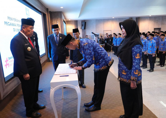 Gubernur Hidayat Arsani Lantik 392 PPPK Formasi 2024, Tegaskan Dedikasi dan Kesetaraan Peran ASN 