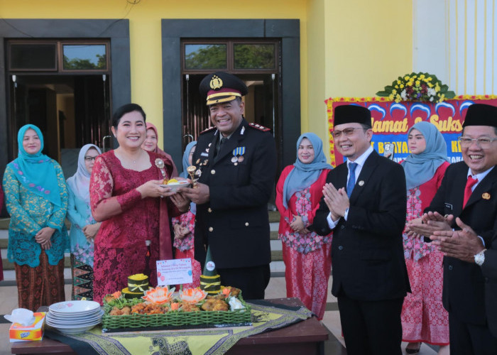 Polres Bangka Tengah Gelar Upacara dan Syukuran Hari Bhayangkara ke-79