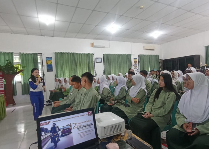 Honda Babel Bersama Disperindag Hadir di SMA Negeri 1 Pemali