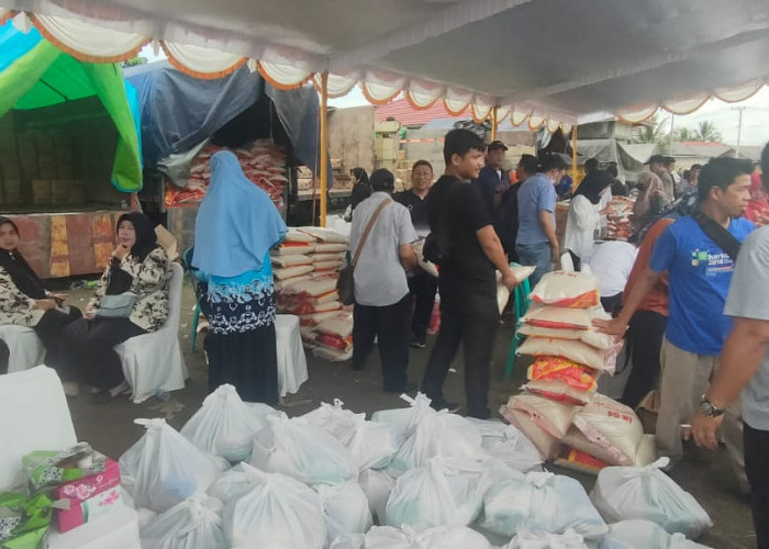Pasar Murah Bersubsidi 50 Persen di Perlang Diserbu Warga