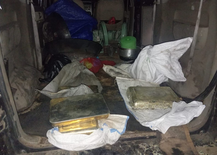 Satlap Trisakti Gerebek Peleburan Timah di Ranggung, Ratusan Kilo Balok Timah Diamankan