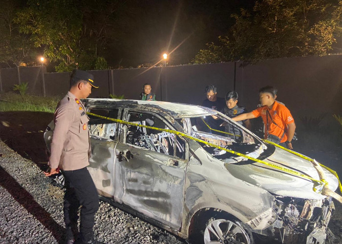 Jasad Terbakar Dalam Mobil Xenia Diduga Seorang Pria, Tunggu Hasil Tes DNA