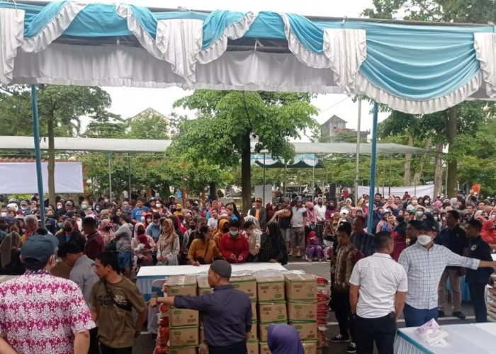 Pasar Murah Subisidi Disperindag Langsung Diserbu Warga