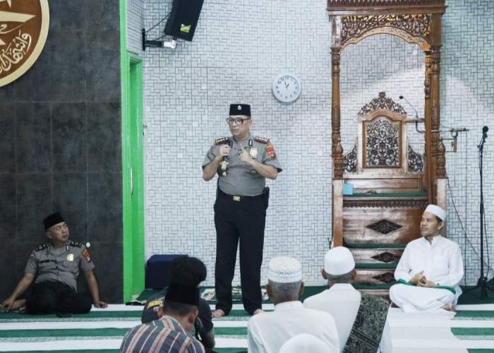 Jumat Keliling di Gabek, Kapolresta Pangkalpinang Ajak Warga Perangi Narkoba dan Jaga Kamtibmas