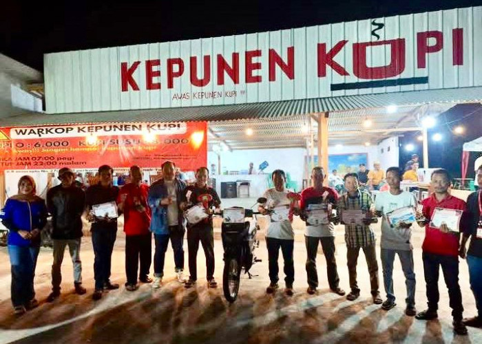 Pasangan Manto - Suptri Berhasil Dapatkan Motor di Gaple Riza - Debby Cup 