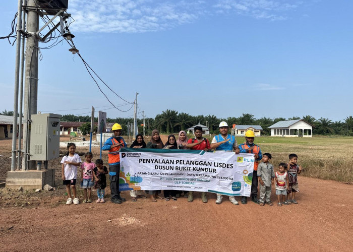 Terang Menjangkau Bukit Kundur, PLN Hadirkan Listrik bagi 129 Keluarga di Bangka Selatan