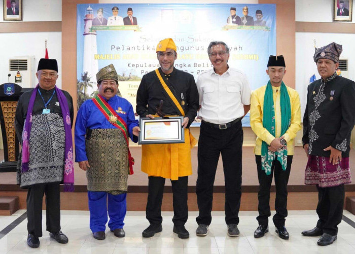 Dirut PT Timah Terima Gelar Adat Dato' Wangka Setia Alam dari Kesultanan Palembang 