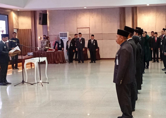 ​Pj Sekda Babel Lantik 22 Pejabat Baru, Tekankan Pencapaian Target Kinerja dan Pelayanan Publik
