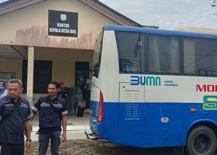 Mobil Sehat PT Timah Datangi Desa Ibul, Ratusan Warga Antusias Bisa Berobat Gratis dan Lebih Dekat 