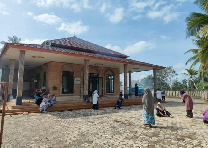 Jelang Ramadhan, BKPRMI Bangka Bersih-bersih Masjid