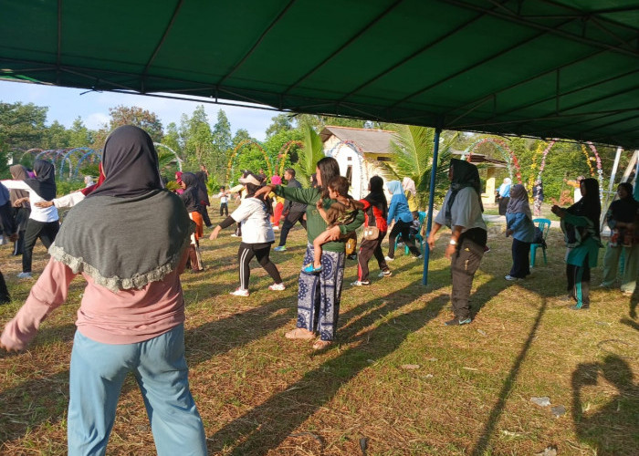 PT Timah Ajak Warga Tanjung Pakdan Hidup Sehat Lewat Senam Bersama