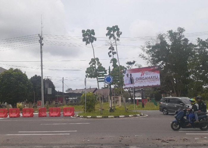 Ruas Jalan Bundaran di Perkantoran Pemprov Ditutup, Pengendara Kesal